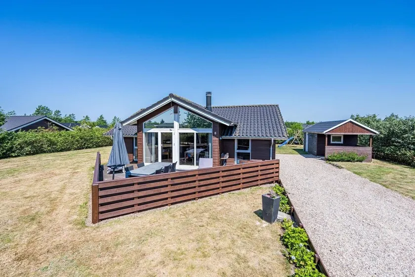 Bright and Spacious Family Retreat-by Traum - Image 1