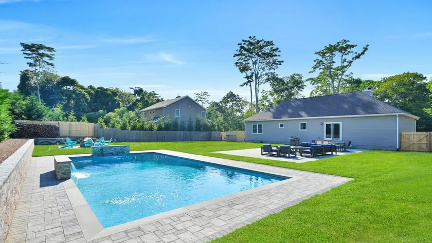 Newly built ranch, beautifully landscaped with pool, large yard, patio,... - Image 1