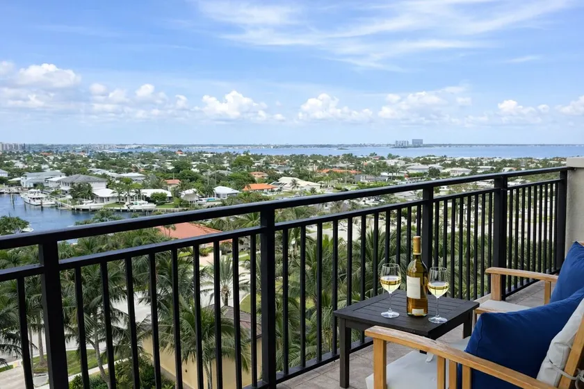 NEWLY RENOVATED 2bd at the Palm beach Marriott Singer island beach resort - Image 1