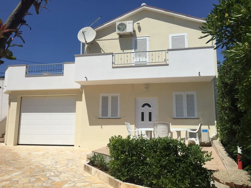 Apartment with Patio and free WiFi - Image 1