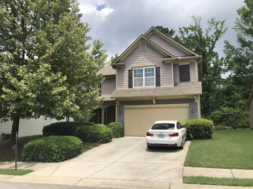 LIVE I LUXURY AWAY FROM HOME IN ATLANTA - Image 1