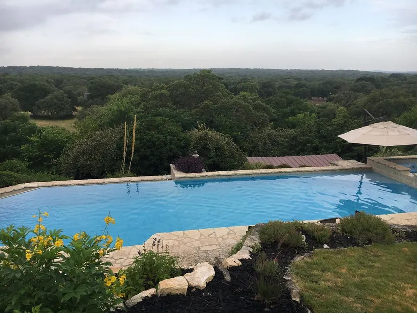 Tranquil ranch for up to 20 people, near San Antonio attractions! Premier Host! - Image 1