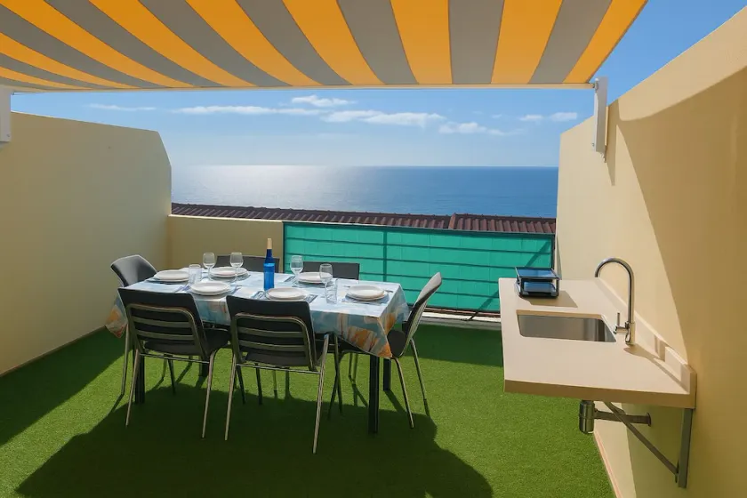 Charmantes Duplex mit Blick auf das Meer und die Berge. - Image 1