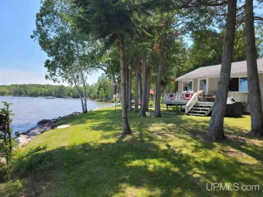 Yoopers Paradise on Indian Lake - Image 1