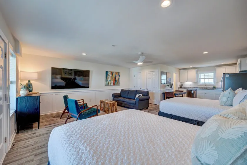 Saltwater Suites, 204 Queen 2nd Floor - Image 1
