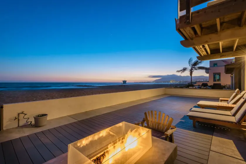 Modern designer Beach House on the Sand - Image 1