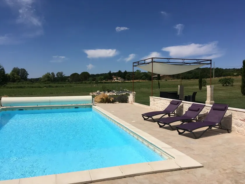 Gîte pour 5 personnes avec piscine, salle de jeux et étang de pèche, dans le Quercy - Image 1