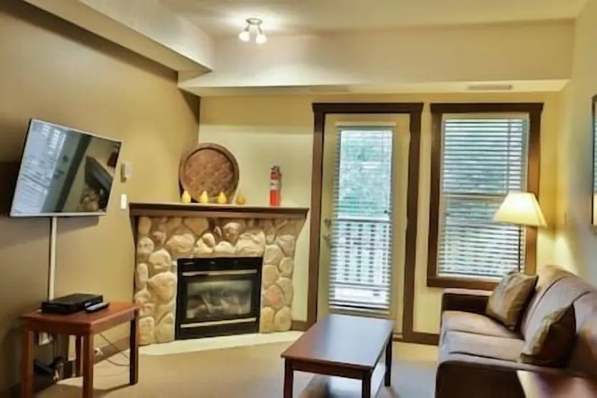 2 BDR Condo / Hot Tub / Gym - Image 1