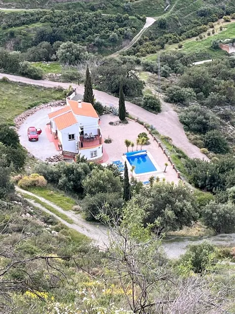 Villa El Olivo, rural villa with pool - Image 1