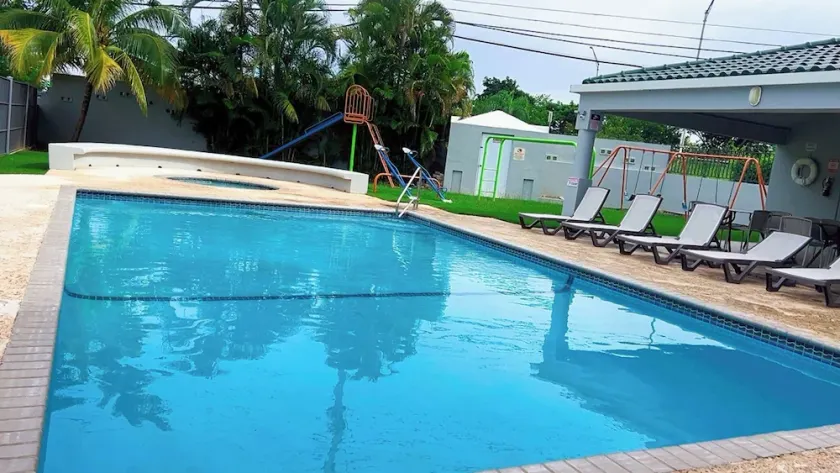 ☀️Beautiful Two bedroom Apartment 5min from the beach!☀️ - Image 1