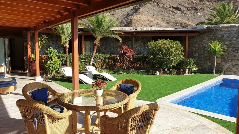 luksus villa med pool og have, tæt på havet, strande, havn, golfbaner - Image 1
