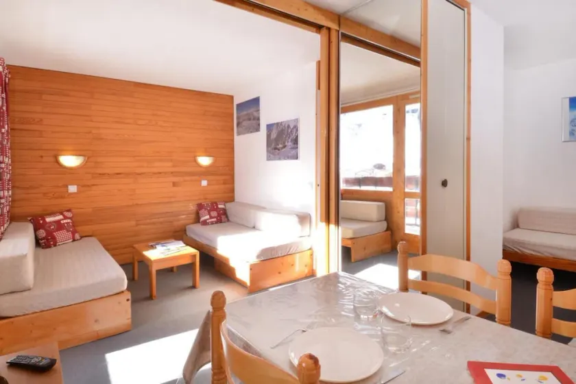 100m du centre station, 3ème étage, vue pistes de ski, balcon, télévision, casier à ski, 28m² - Image 1