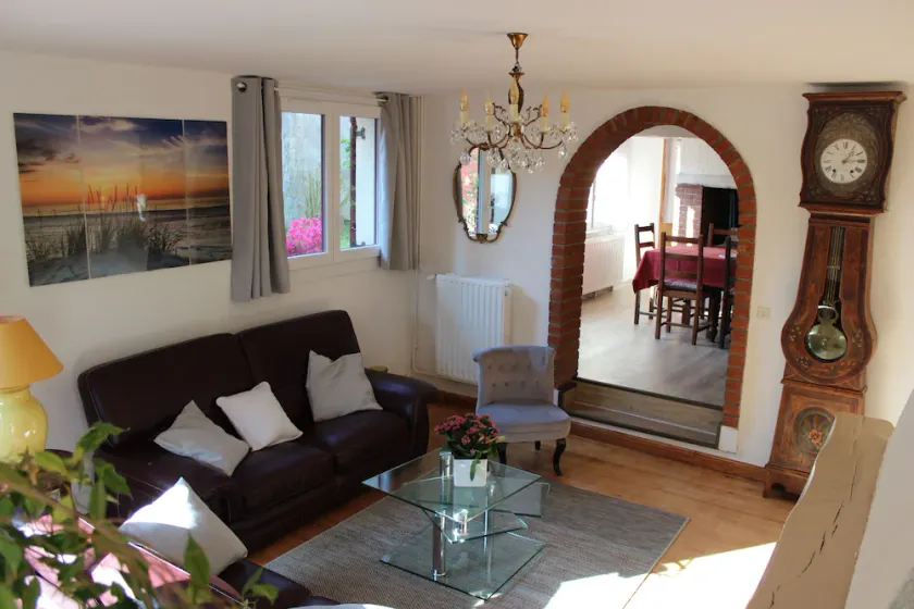 Completely renovated house in the countryside - Image 1