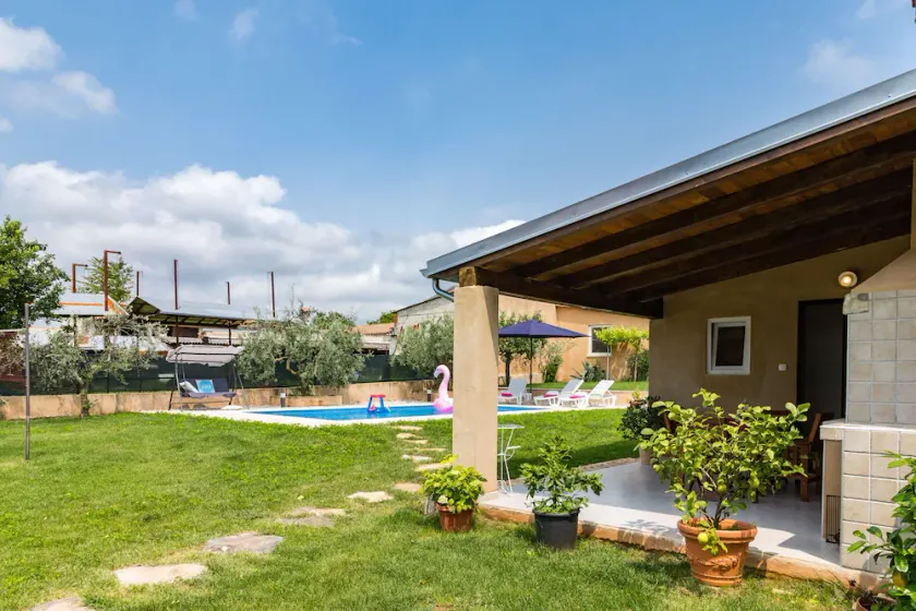 9 km from the sea, free Wi-Fi, barbecue, dishwasher, washing machine - Image 1