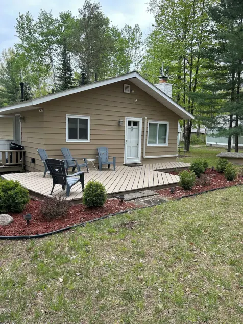 Relaxing Cozy Getaway near Forest Lake, Outdoor Recreation - Image 1