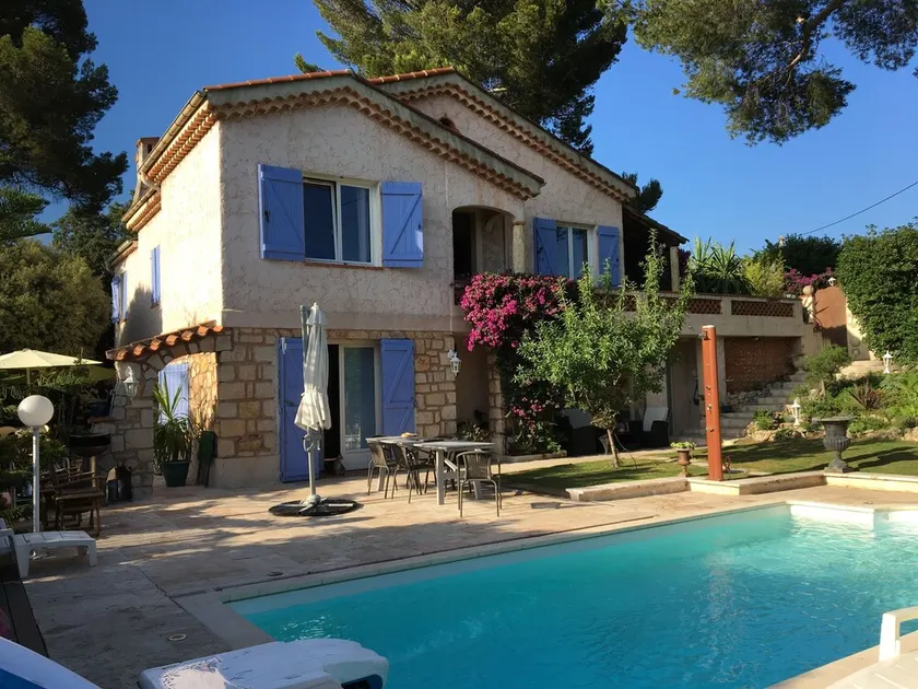Appartement dans une villa proche du Centre de Cannes AVEC PISCINE - Image 1