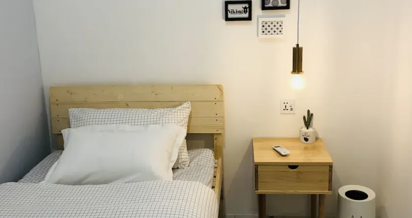 Miniinn - Chambre Simple avec Salle de Bains Commune - Image 1