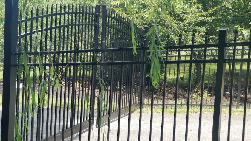 Beautiful 1BR Walkout Fenced & Gated Villa - Image 1