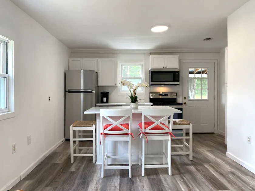 2 BR Modern Home - Visit Saratoga & Lake George - Image 1