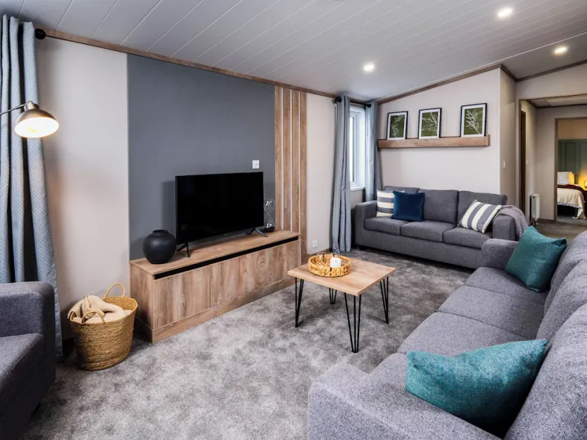 Cedar Lodge 2 Bedrooms - Image 1