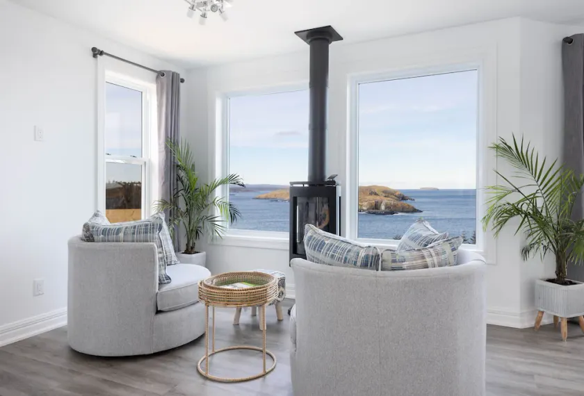 The Puffin Burrow/Luxury Suite with Salt water Hot tub & Ocean views - Image 1