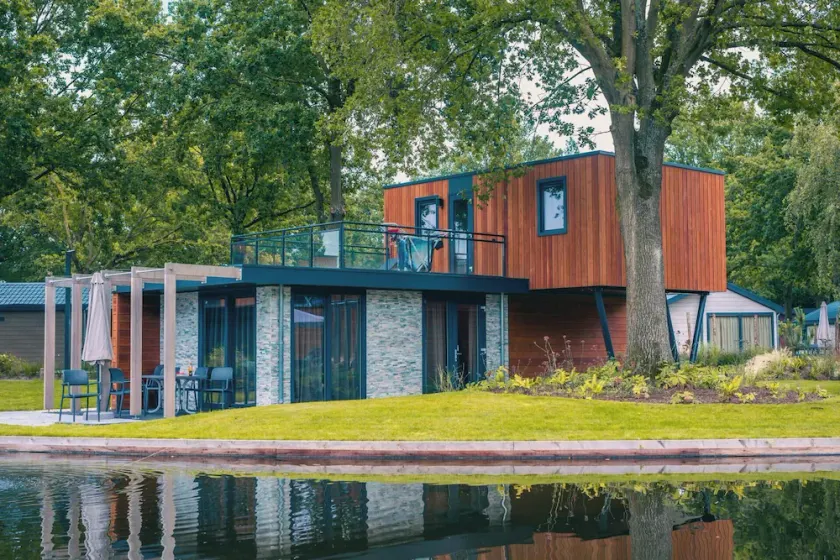 Waterfront, Compact living room, With balcony - Image 1