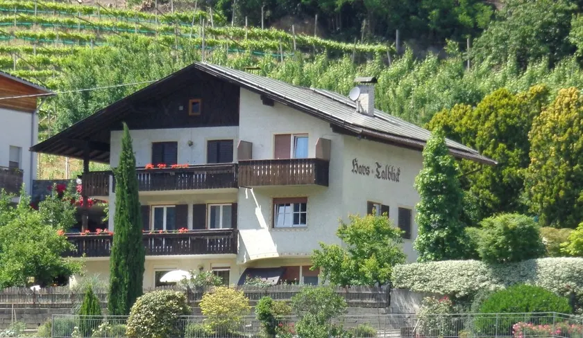 Vacation apartment 1 \"Wallburg\" in a quiet location Naturns - Image 1