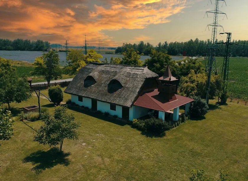 Enjoy the quiet nature in our unique house. - Image 1