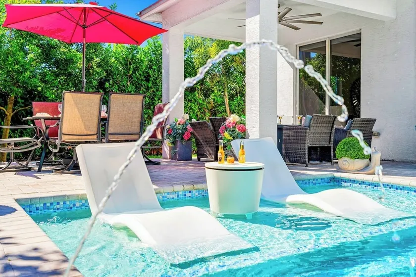 New Designer's Dream Delray Beach Oasis Heated Pool, Large Patio, Close to the Ave - Image 1