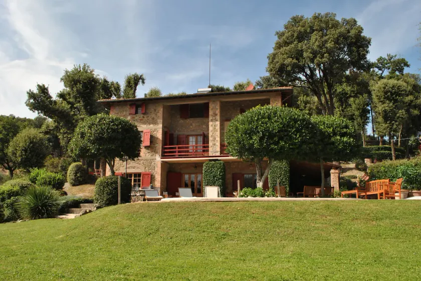 Your Perfect Tuscan Retreat for Families and Friends - Image 1