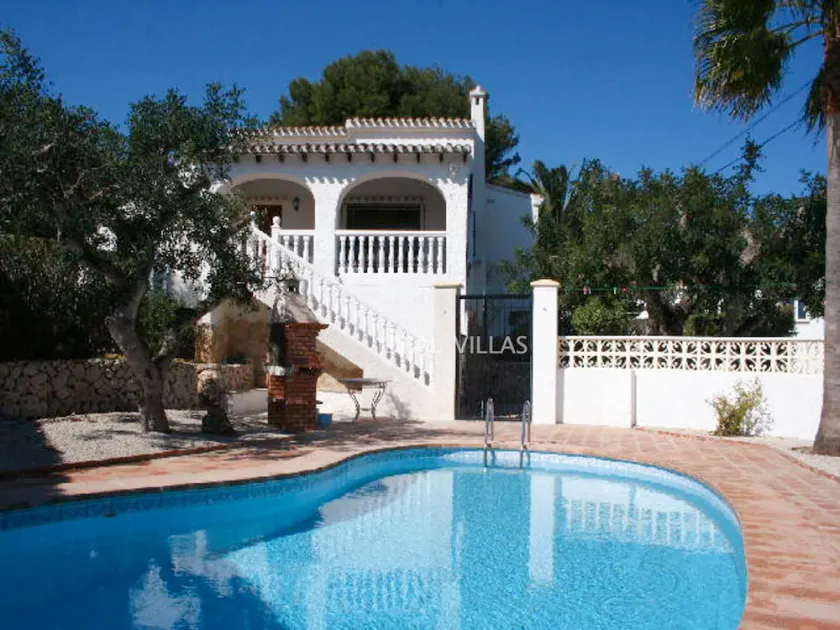 Villa with 3 bedrooms and private pool very close to the beach  - Image 1