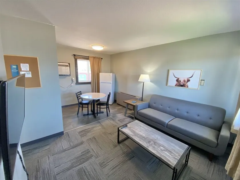 Suite 308 - Newly Renovated | 1 Bed, 1 Bath - Image 1