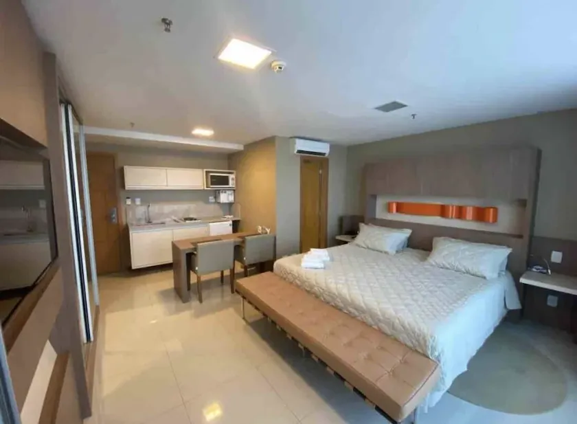 Um Flat Dentro de um Hotel de Luxo Localizado Próximo aos Grandes Shoppings - Image 1