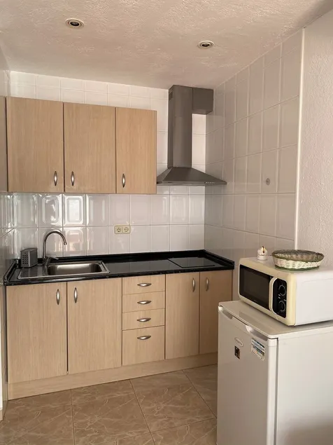 IDEAL APARTMENT FOR 2 WITH TERRACE - Image 1