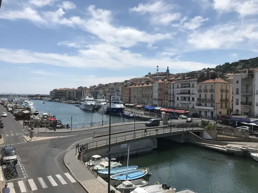 Deluxe three bedrooms flat in Sete front of \"royal canal\" - Image 1