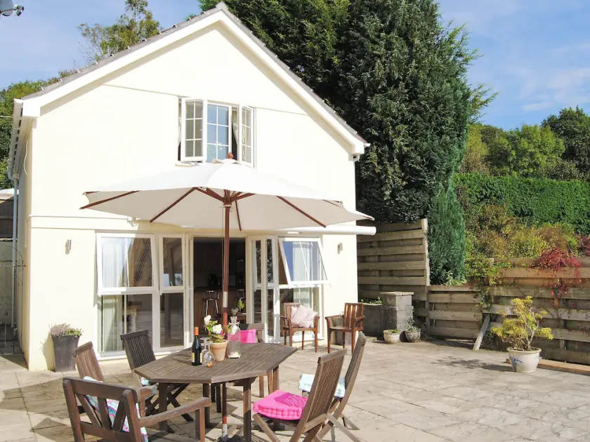 1 bedroom accommodation in Calstock - Image 1
