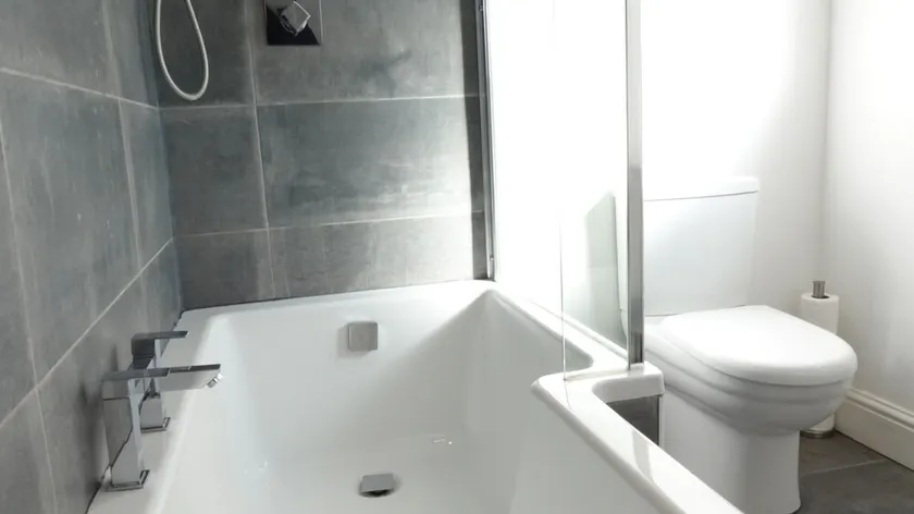 Grand Airport Ensuites - Image 1