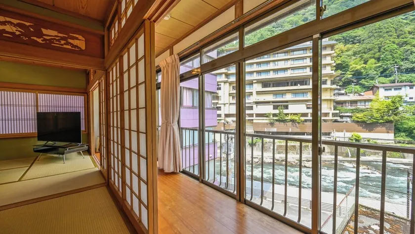 Tsuetate Onsen Yorozuya Ryokan - Image 1