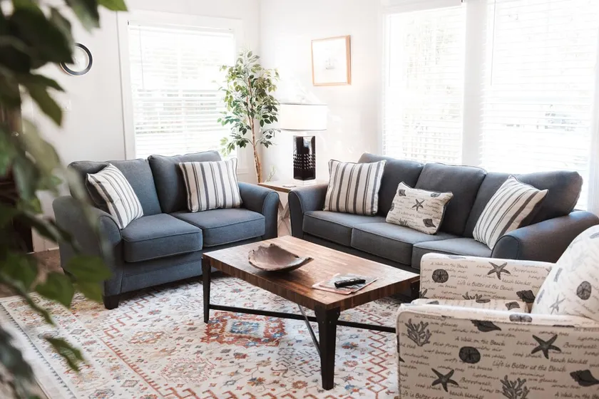 A Stroll away from Downtown!Prime Location,10 guests,pet-friendly,historic home - Image 1
