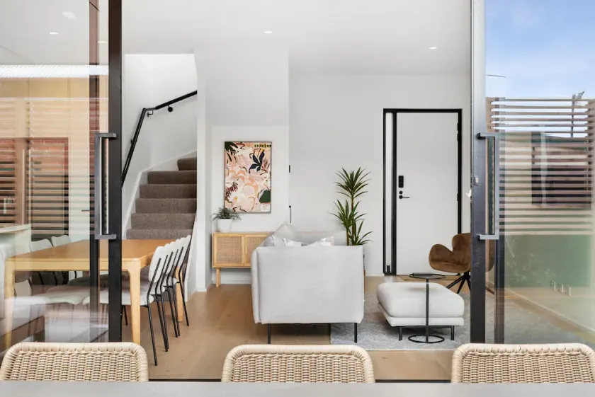 Luxury Townhouse in the middle of town. - Image 1