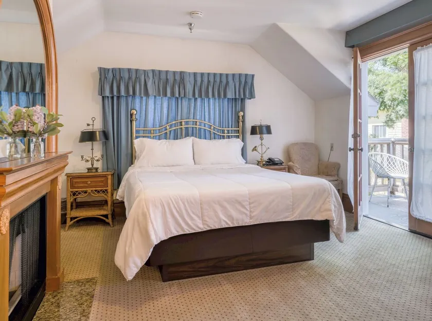 CROSS Ocean View from Balcony-RELAX-QUEEN BEDROOM - Image 1
