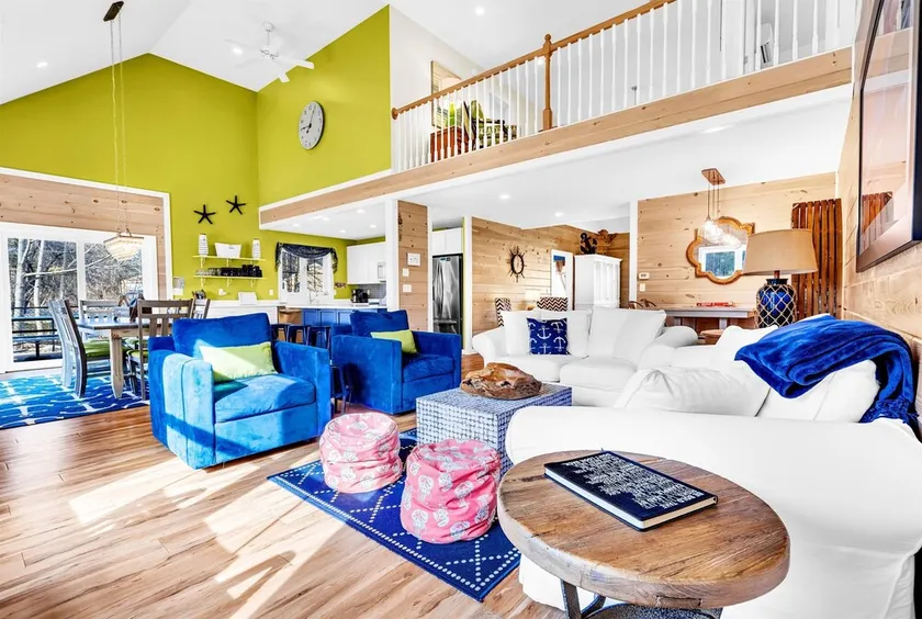 Luxury 5 Bed 4 1/2 Bath - Family Friendly, walk to town, close to beaches - Image 1