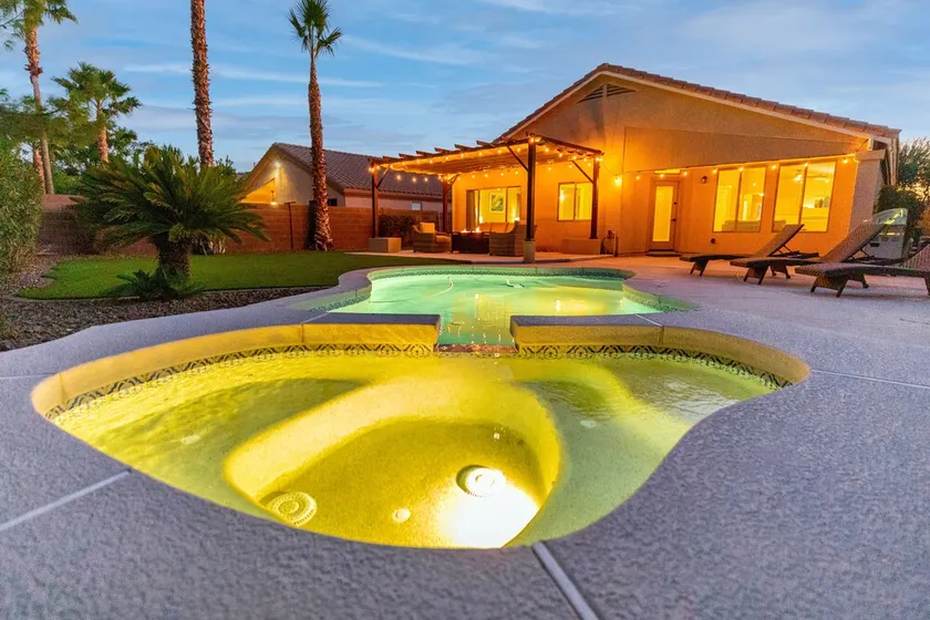 Golf and Backyard Getaway - Image 1
