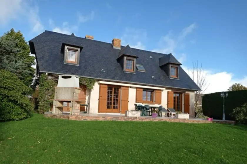 Gîte in Octeville - sur- Mer, sleeps 8, between Le Havre and Etretat, 3 bedrooms. - Image 1