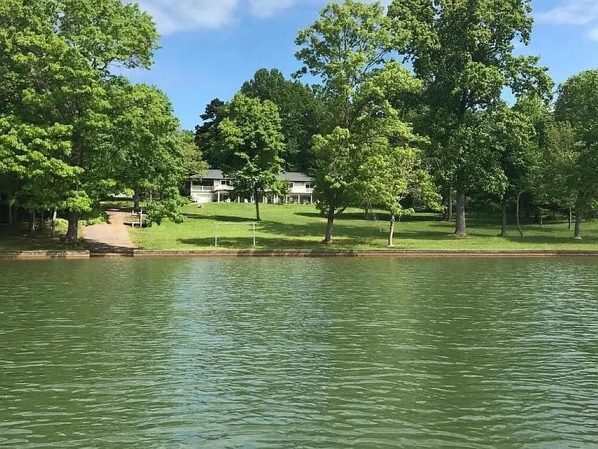 FLAT LOT BOAT-RAMP NO-WAKE-COVE OFF MAIN CHANNEL LG HOME-GAMERM FIRE PIT KAYAKS+ - Image 1