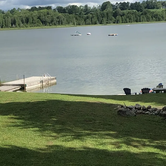 Private Waterfront Getaway on Townsend Lake - Image 1