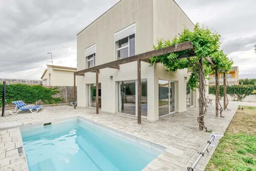 Holiday Home 'Sant Pere' with Private Pool, Private Terrace and Wi-Fi - Image 1
