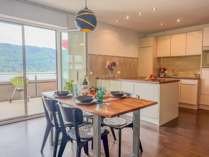 Modern Apartment With Beautiful View Over the Ossiachersee - Image 1