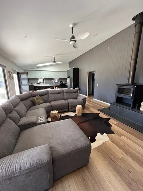 Newly built beautiful contemporary Coongulla home - Image 1