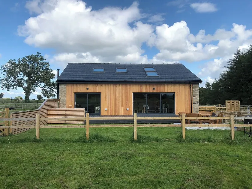 4 bedroom accommodation in Near Hexham - Image 1